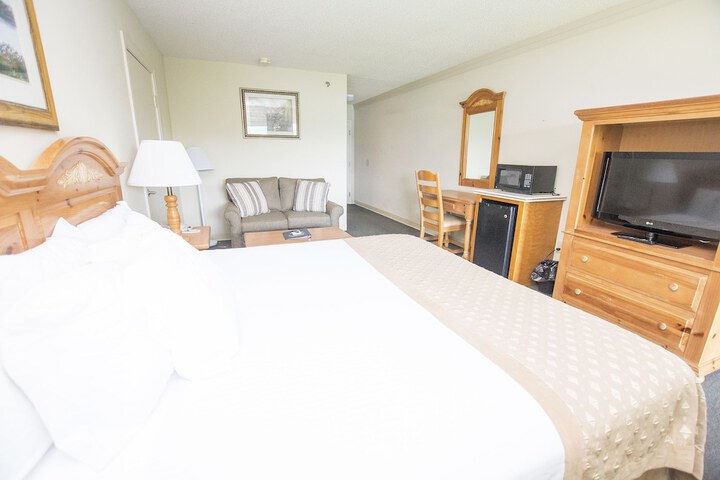 Standard | King Bed (8 of 9)