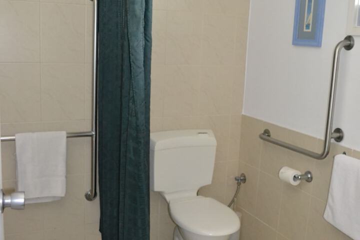 Room 32 of 51
