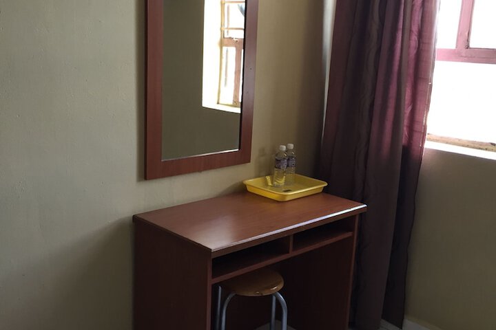 Room 5 of 25