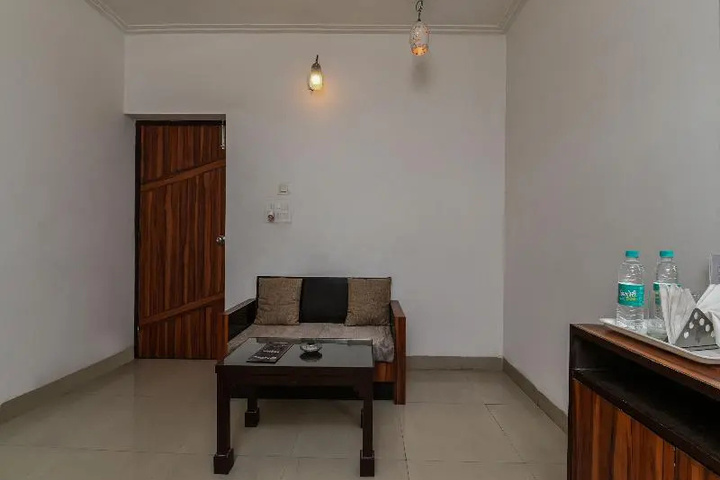 Room 5 of 16