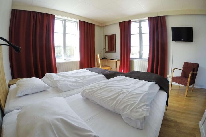 Room 15 of 32