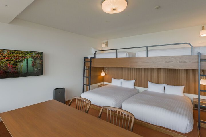 Room 11 of 111
