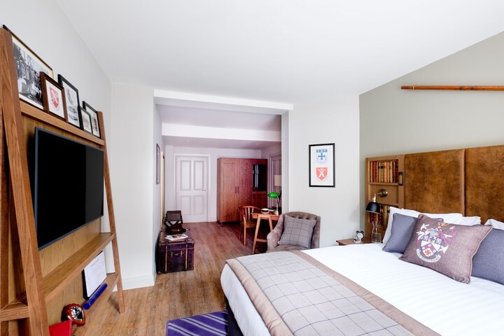 Room 15 of 89