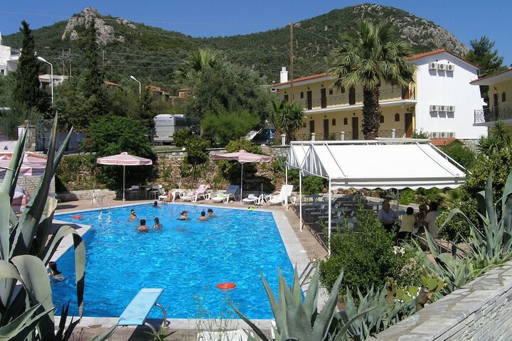 Hotel Pool