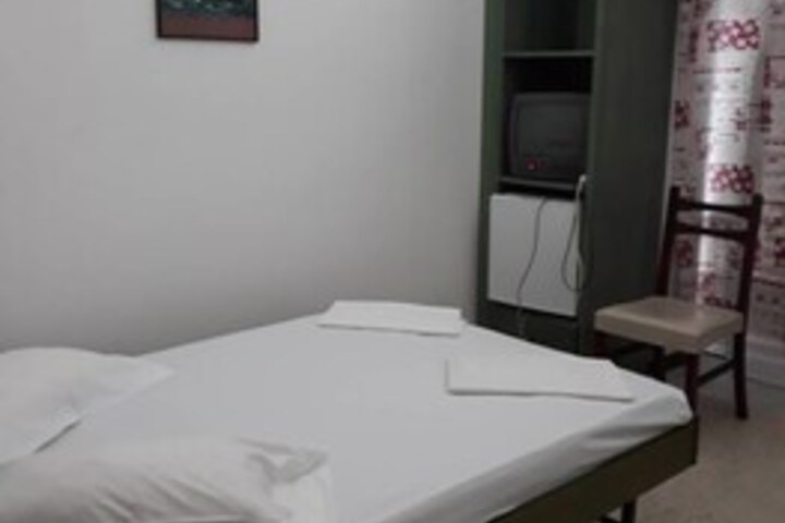Room 11 of 23