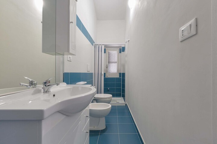 Room 10 of 15