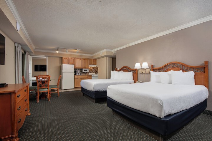 1 Bedroom Deluxe Murphy Bed 2 Queen Beds Partial Ocean View (7 of 24)