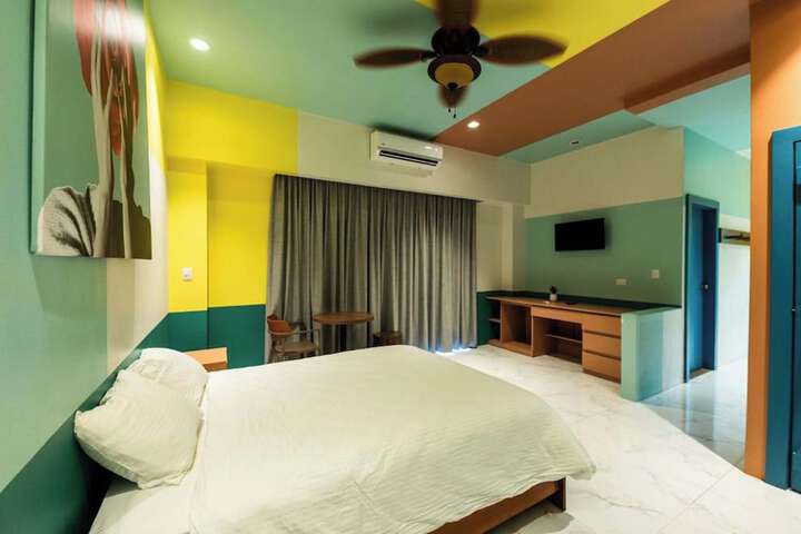 Room 35 of 98