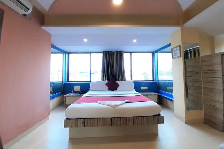 Room 10 of 11
