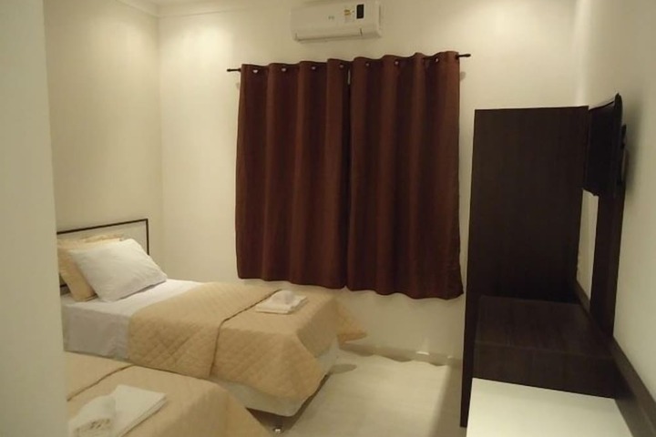 Room 4 of 30