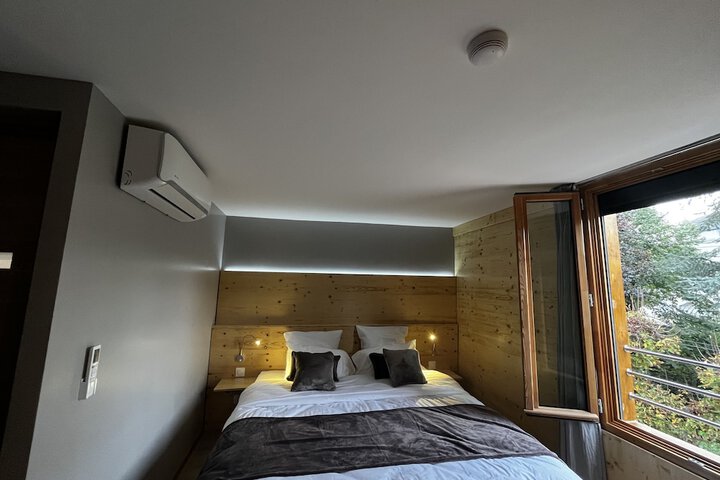 Room 9 of 50