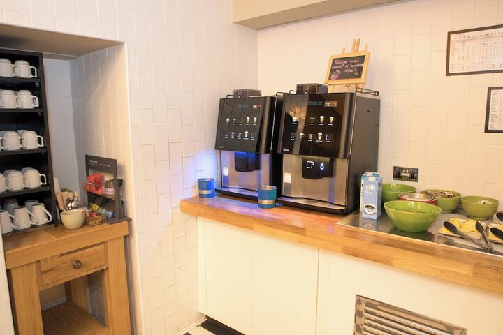 Breakfast/Coffee Service 50 of 72