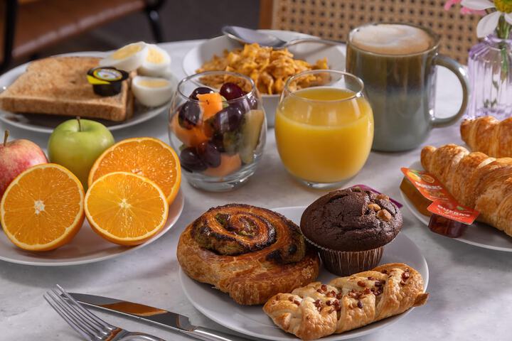 Breakfast/Coffee Service 32 of 35