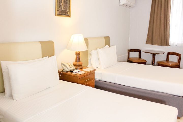 Room 13 of 26
