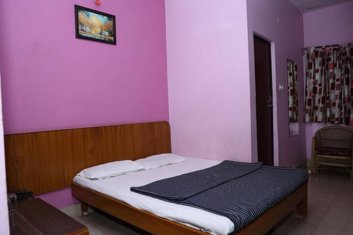 Room 6 of 20
