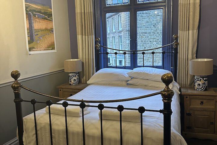 Room 3 of 25