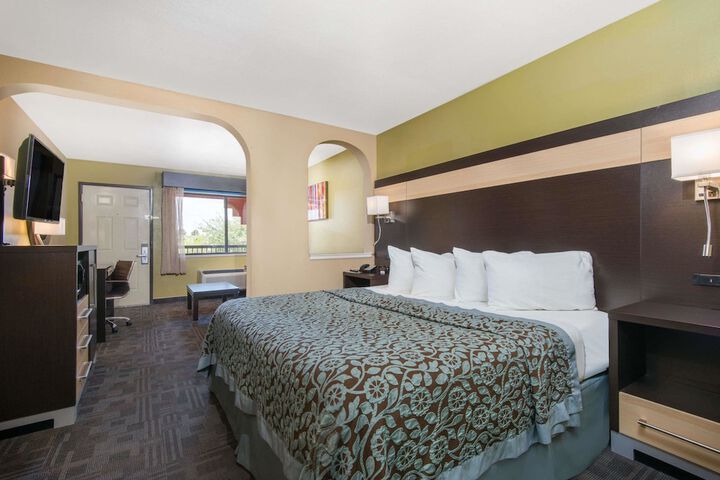 Room 30 of 60