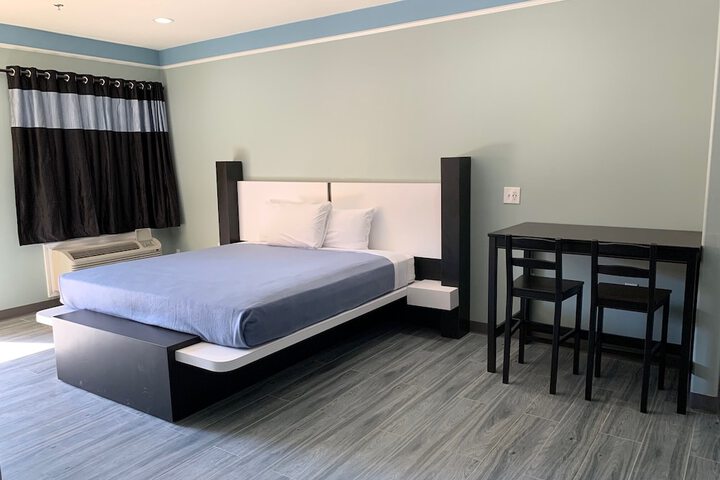 Room 11 of 35