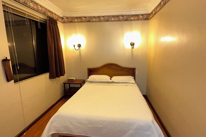 Room 60 of 132