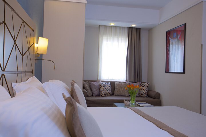 Room 42 of 133
