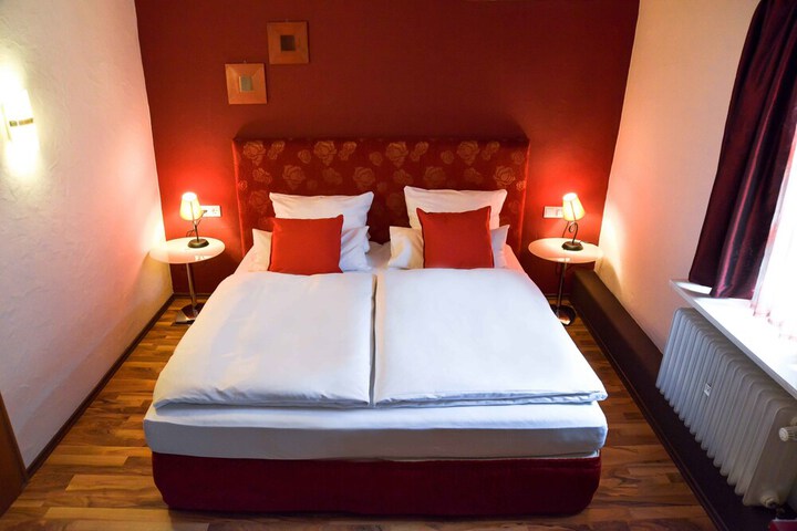 Room 8 of 44