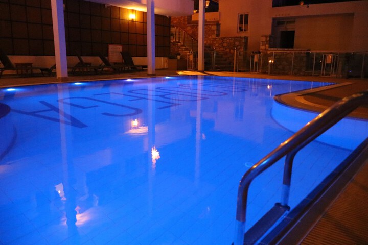 Pool 12 of 33