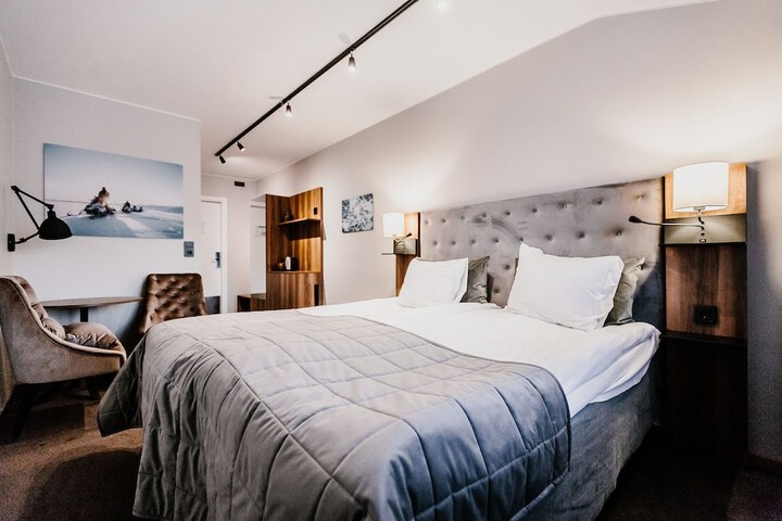 Room 7 of 37