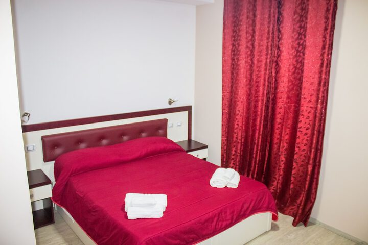 Room 12 of 48