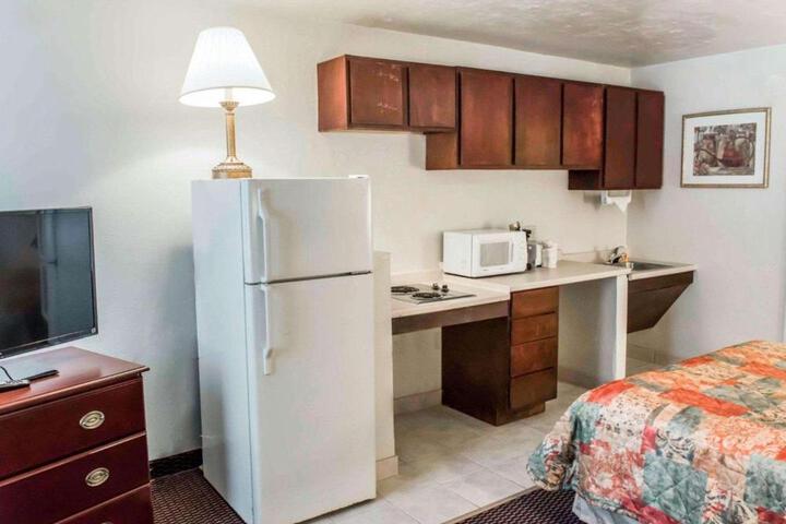 Efficiency 2 Double Beds (3 of 8)