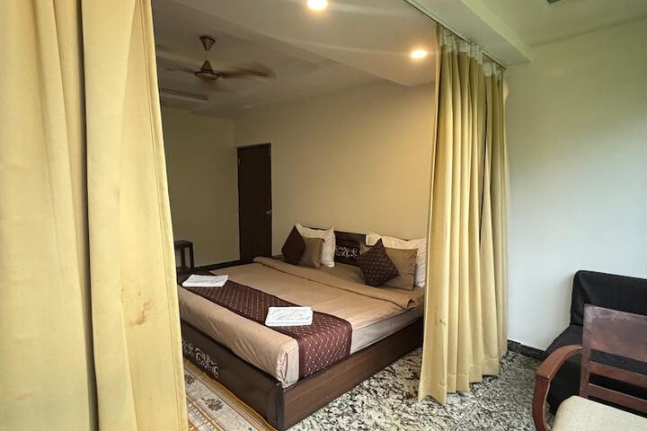 Room 14 of 42