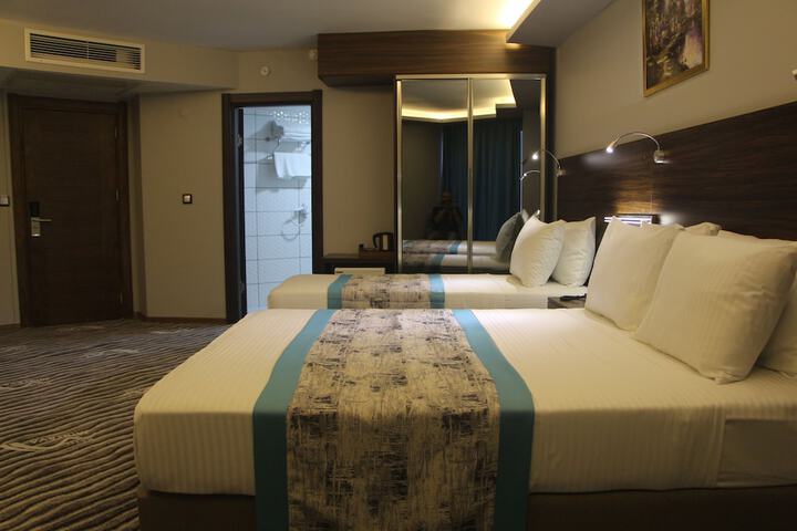 Room 15 of 34