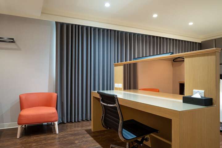 Room 80 of 128