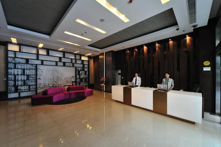 Hotel Lobby