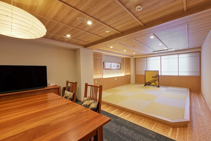 Room 18 of 42