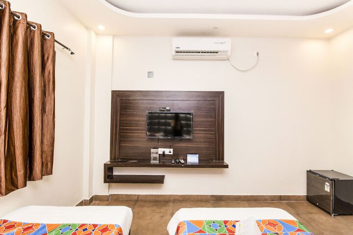 Room 18 of 25