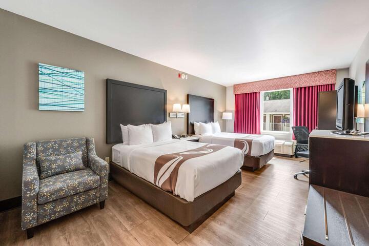 2 Double Beds (6 of 9)