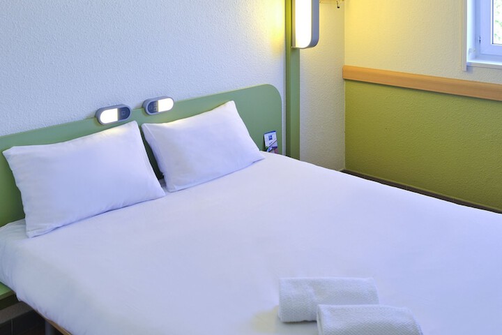 Room 2 of 41