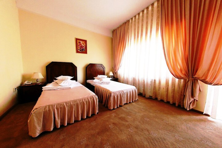 Room 4 of 46