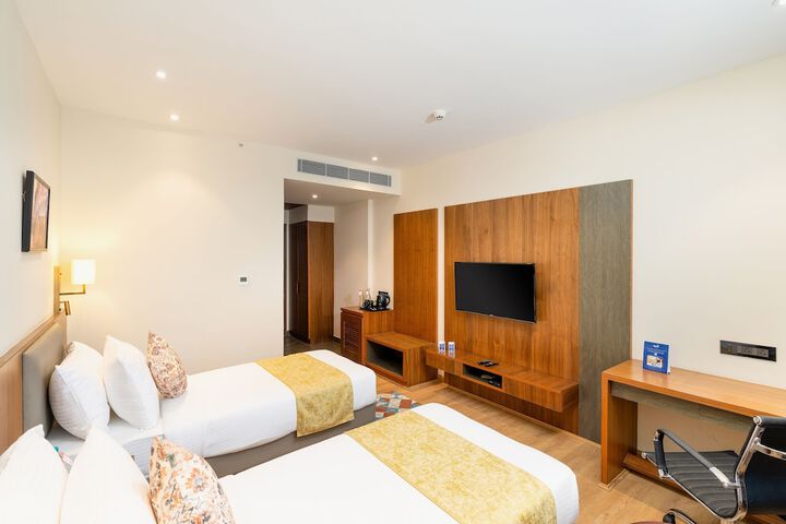 Room 12 of 53
