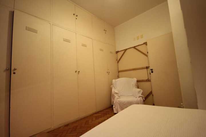 Room 9 of 20