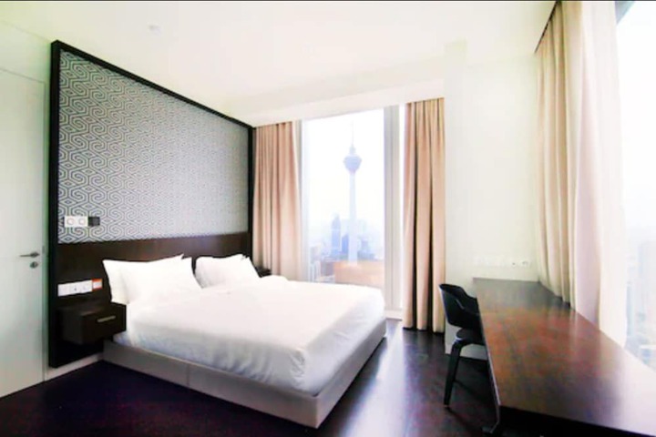 Room 21 of 37