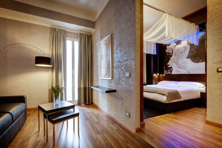Room 43 of 84
