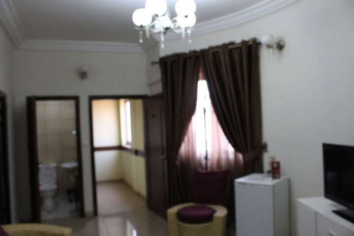 Room 16 of 33