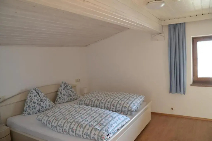 Room 3 of 5