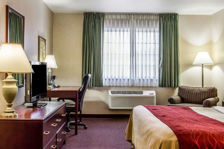 1 King Bed (17 of 17)