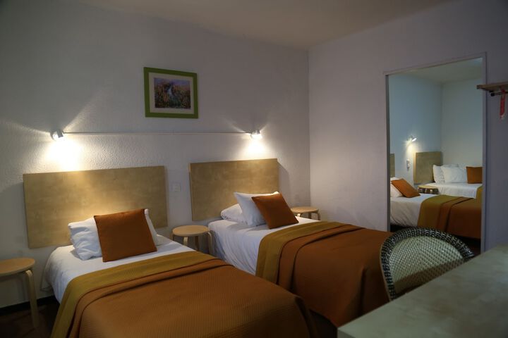 Room 10 of 49