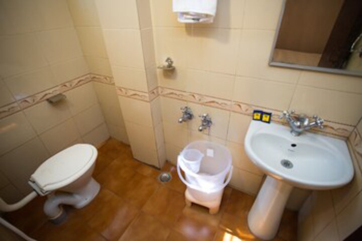 Room 2 of 32