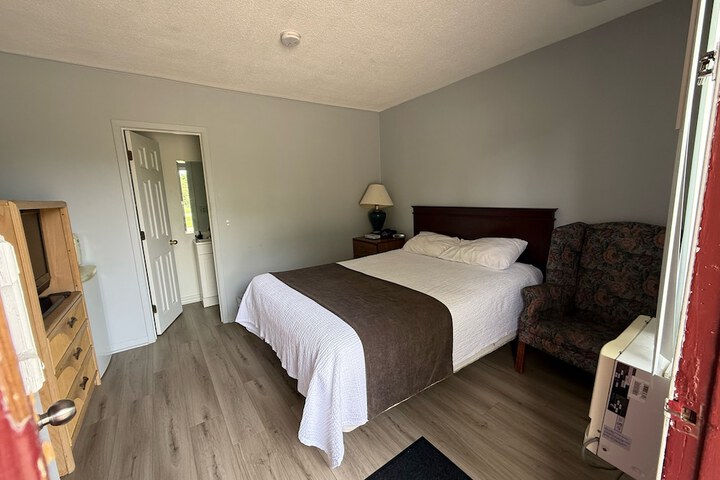 Room 2 of 12