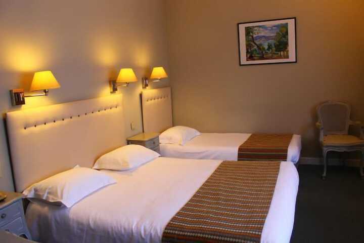 Room 4 of 32