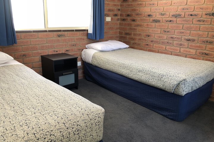 Room 3 of 32